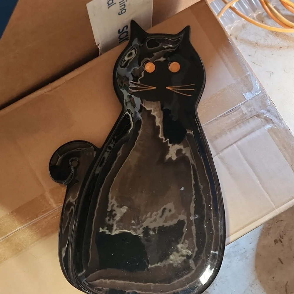 Black Cat-Shaped Ceramic Tray